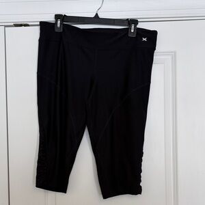 Xersion Capri workout leggings Lg
